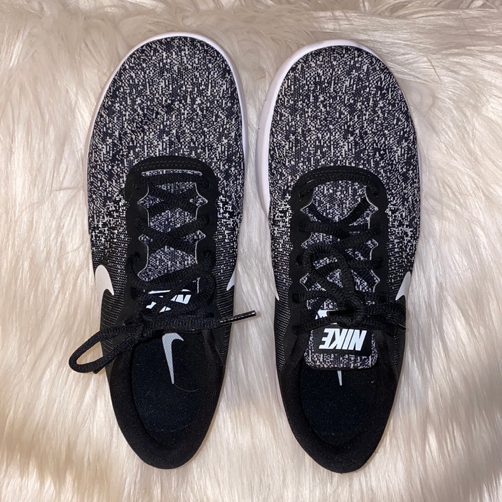 Nike Flex Contact shoes